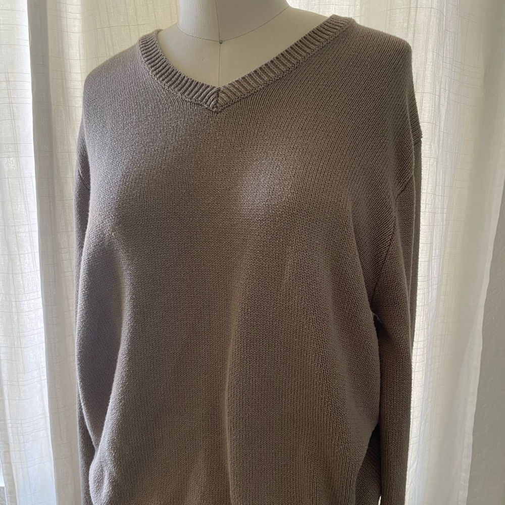 Brandy Melville baggy v neck sweater